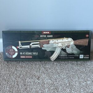 Justice Guard AK-47 Assault Rifle Toy - White and Brown
